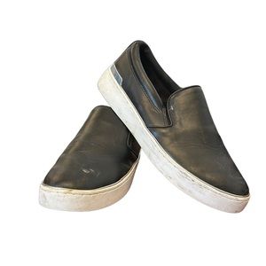 Women’s 9.5 Guess Black Slip Ons